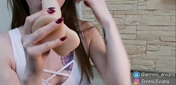  Cute girl decided to shoot how to learn to do blowjob